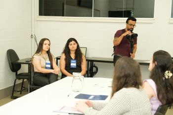 Apresentação de trabalhos - IV SIMPAR - Simpósio de Pesquisa, Extensão e Inovação do Paraná